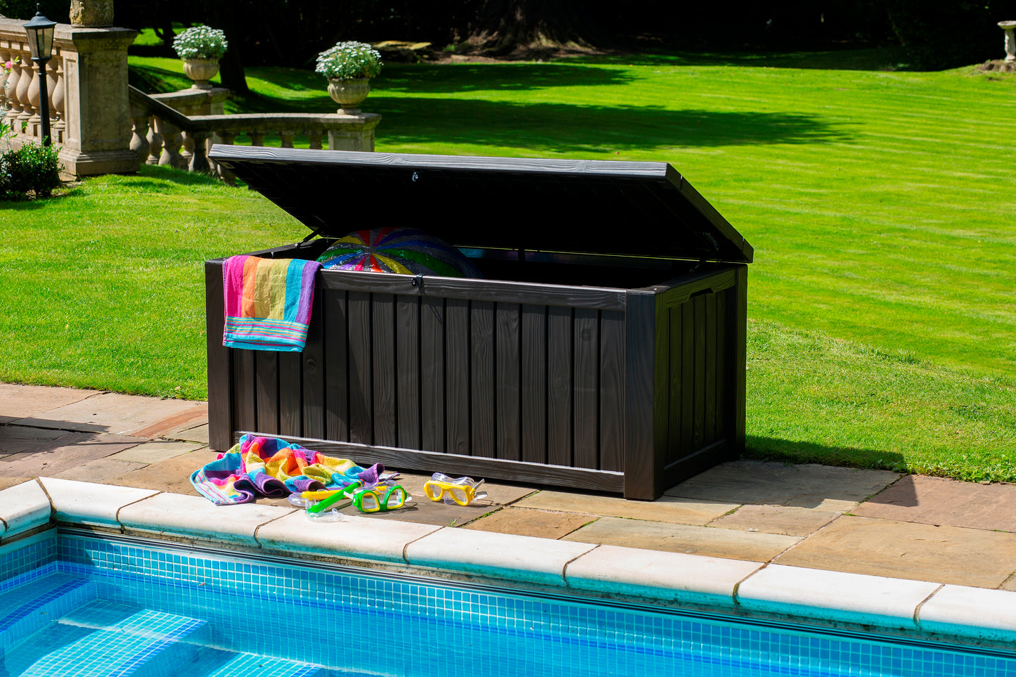 Keter Rockwood Storage Box 570L