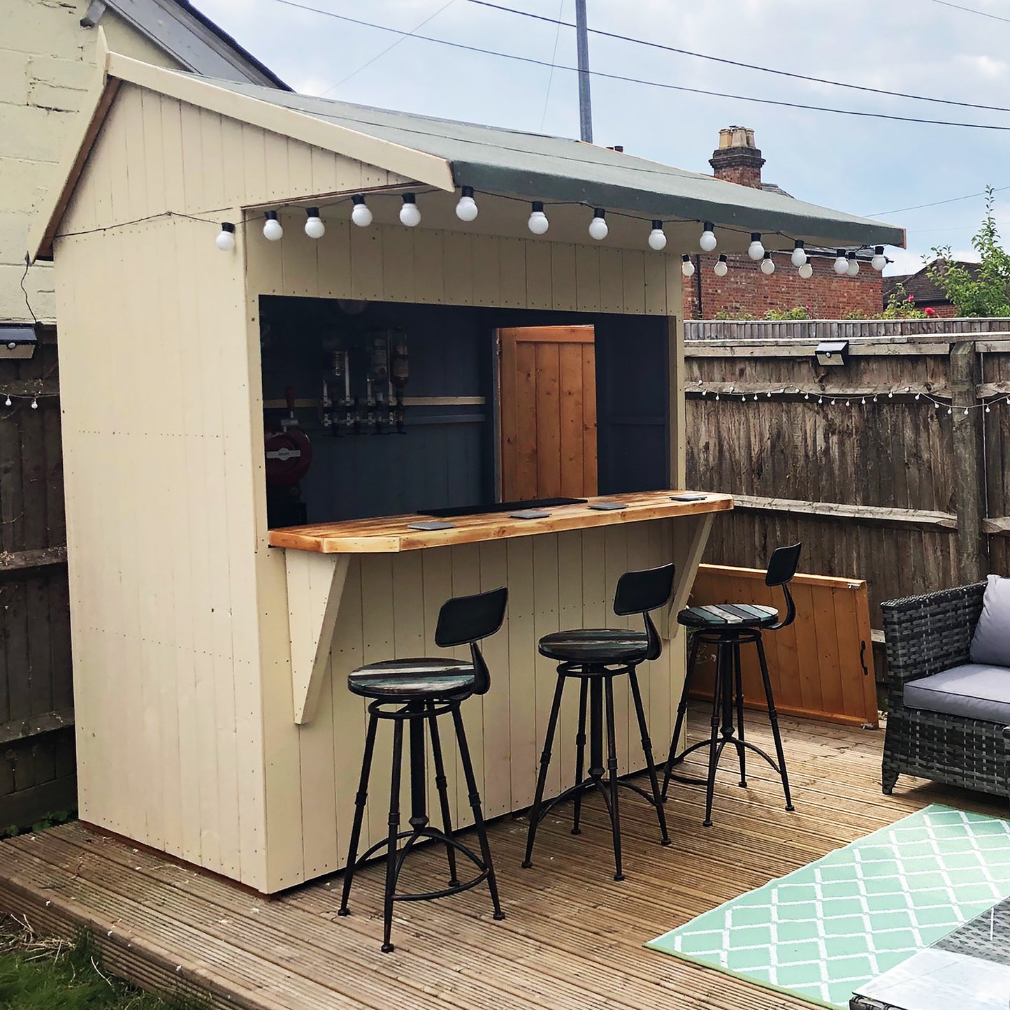 Shire Paradise Garden Bar and Store 6x4 Apex Roof