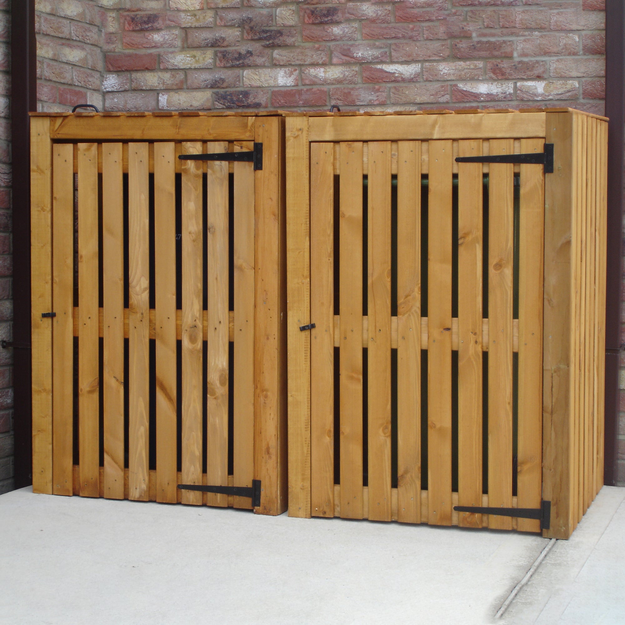 Shire Wooden Wheelie Bin Store Double Bin